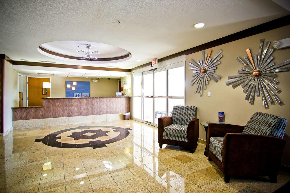 Holiday Inn Express Hotel And Suites Bastrop By Ihg Экстерьер фото