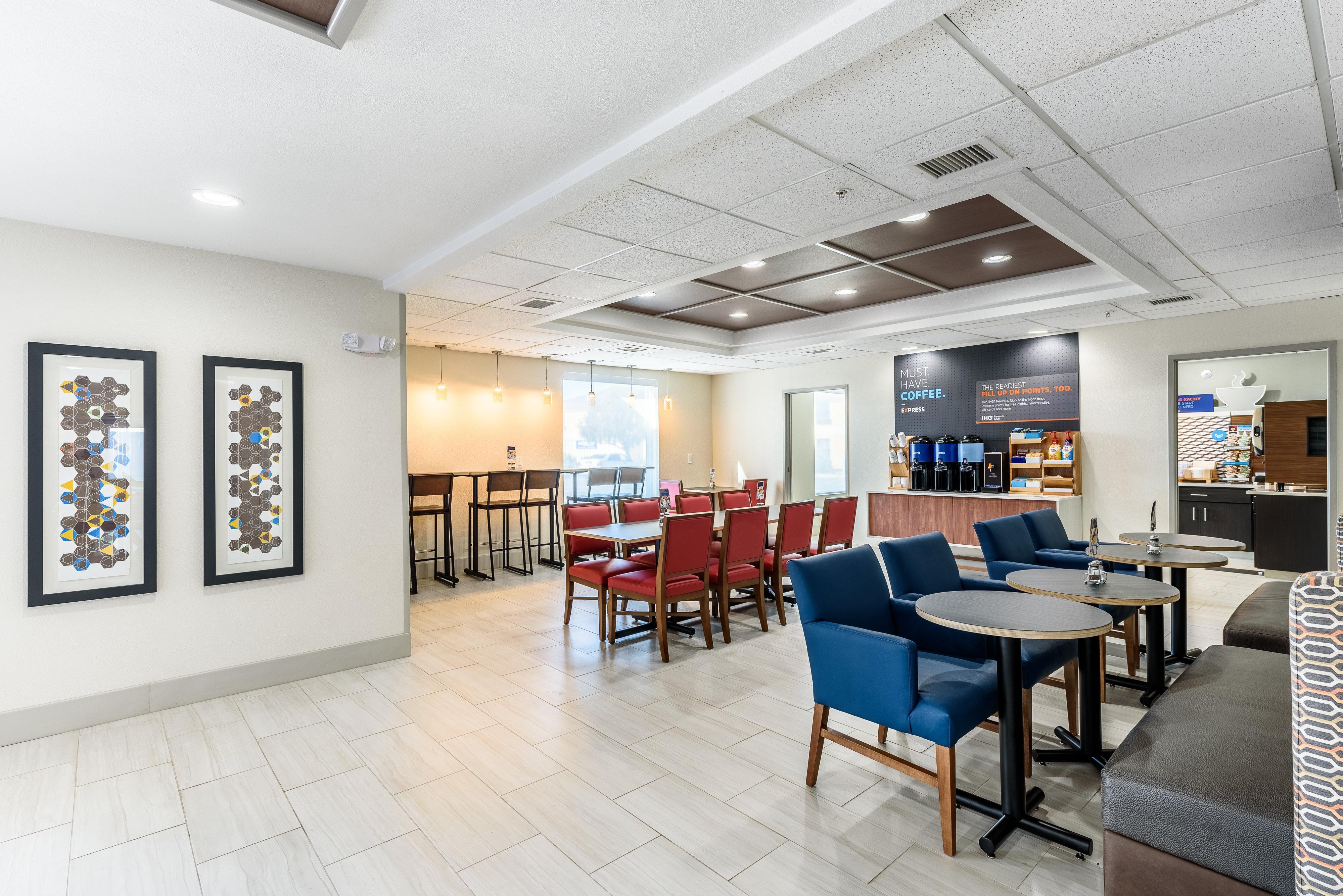 Holiday Inn Express Hotel And Suites Bastrop By Ihg Экстерьер фото