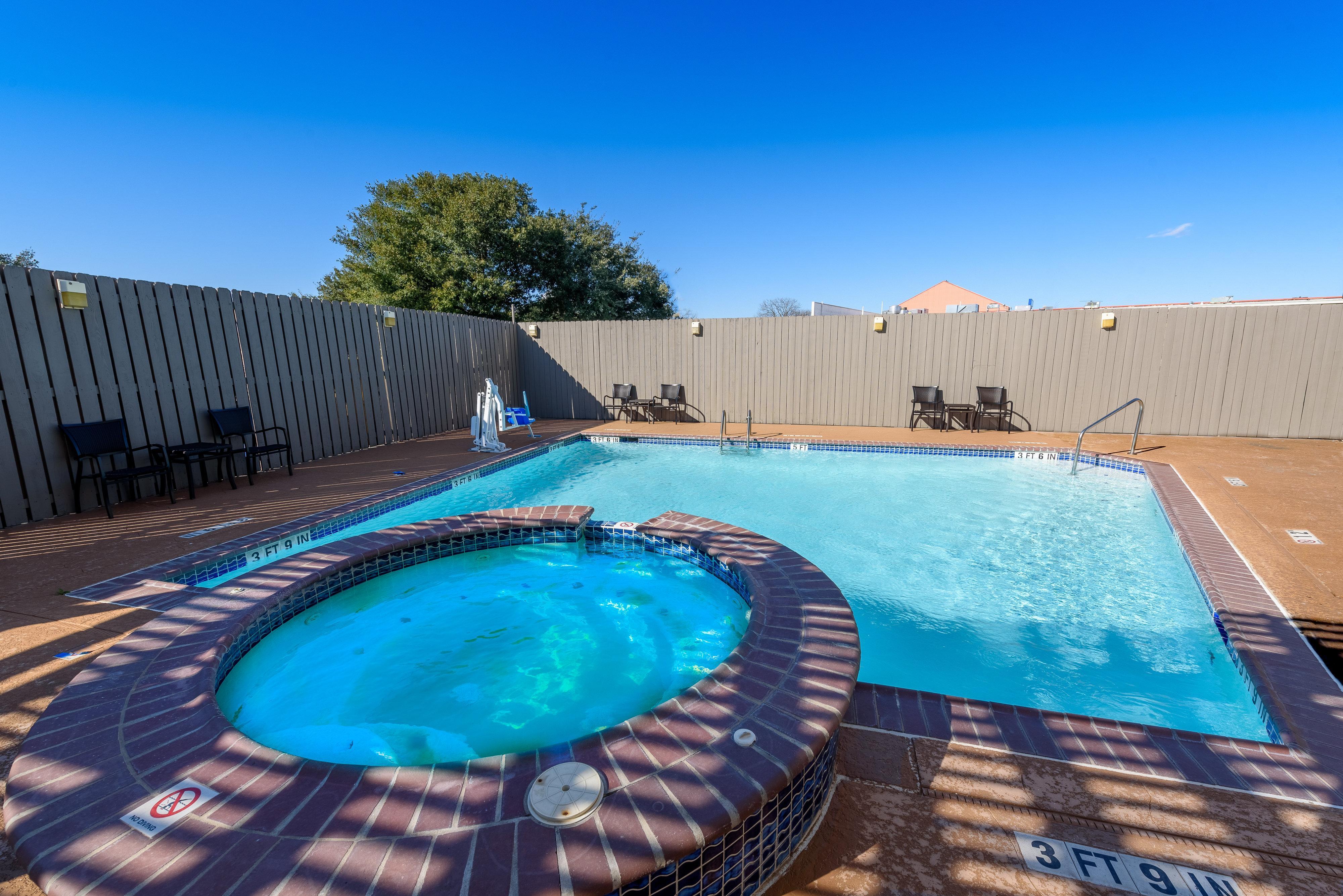 Holiday Inn Express Hotel And Suites Bastrop By Ihg Экстерьер фото