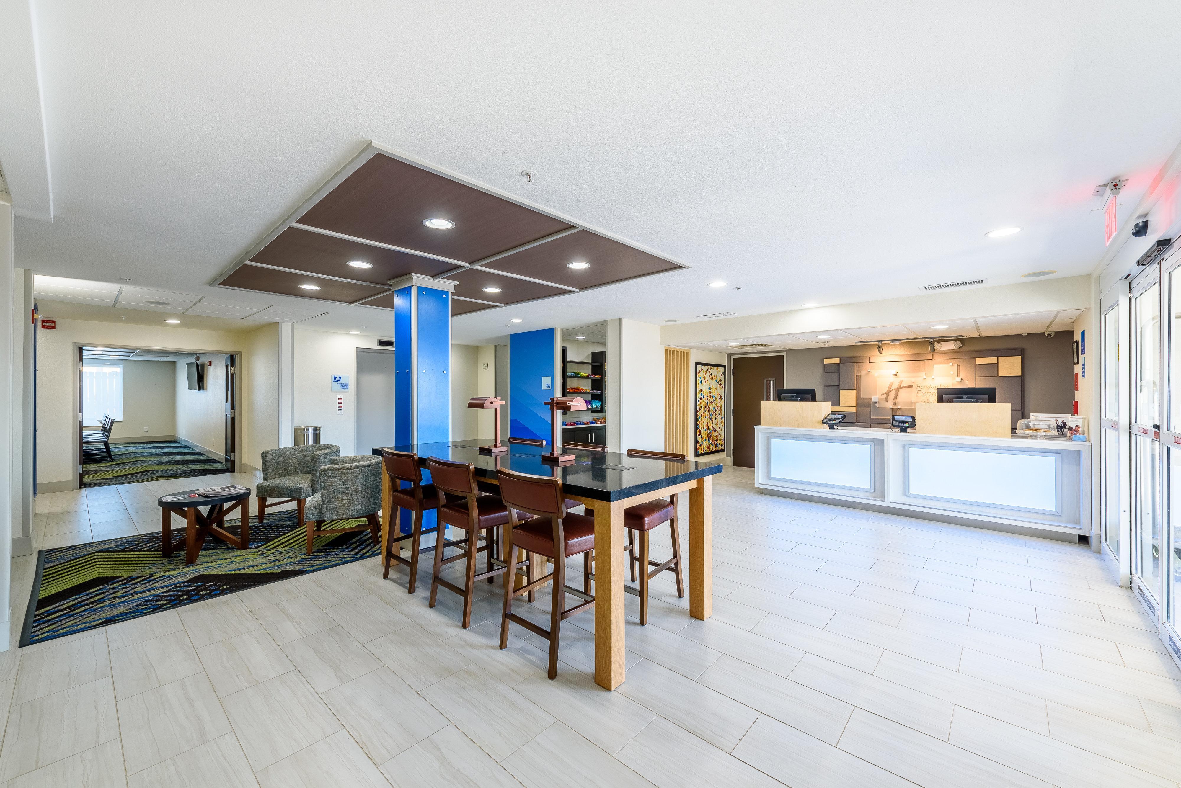 Holiday Inn Express Hotel And Suites Bastrop By Ihg Экстерьер фото