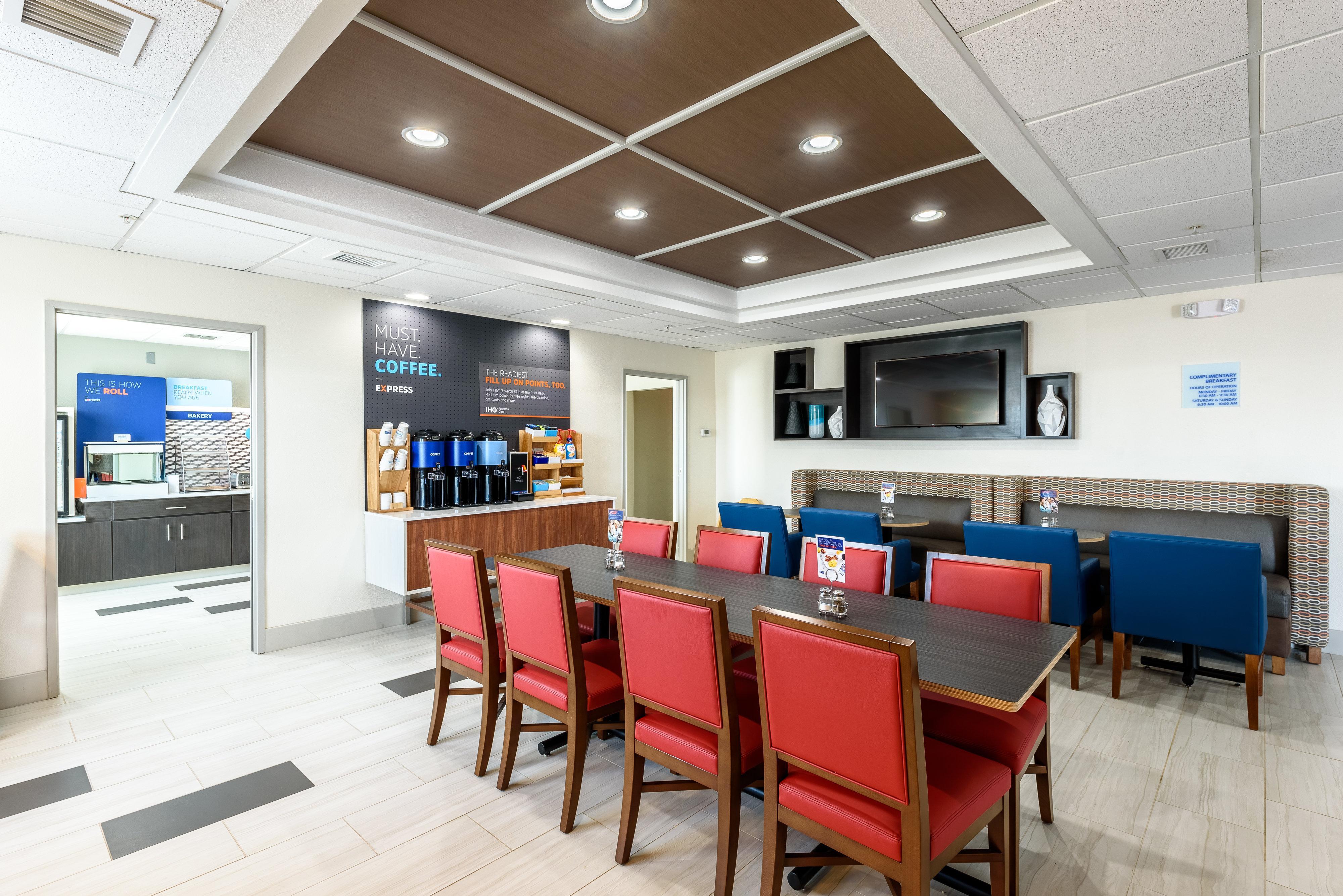 Holiday Inn Express Hotel And Suites Bastrop By Ihg Экстерьер фото