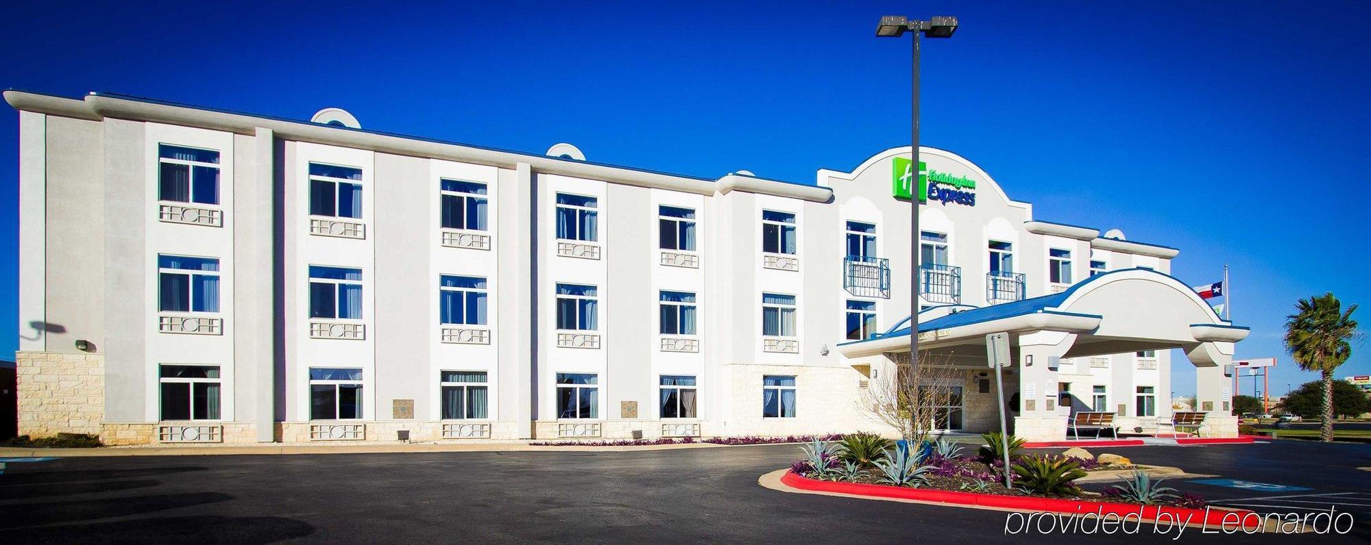 Holiday Inn Express Hotel And Suites Bastrop By Ihg Экстерьер фото